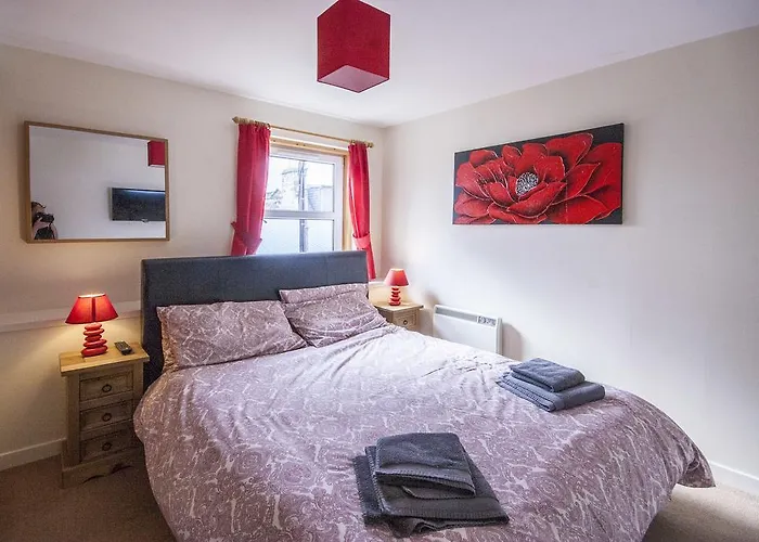 3 Varis Apartments